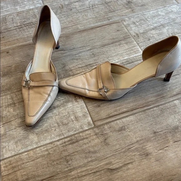 BURBERRY D’ORSAY BEIGE LEATHER SIDE BUCKLE HEELS EU 39 US 8 1/2  MADE IN ITALY - Picture 2 of 4
